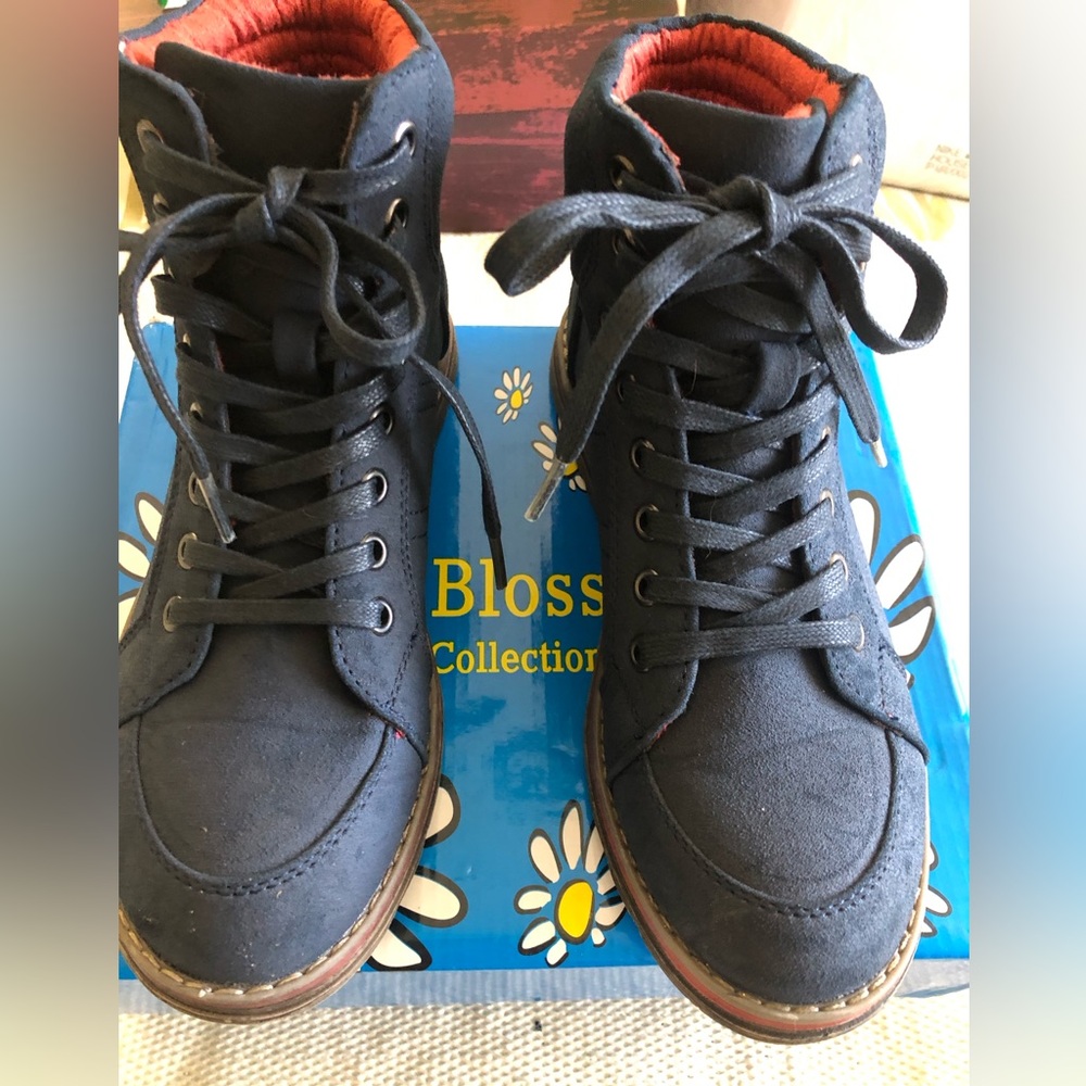 De Blossom Collection lace up boots